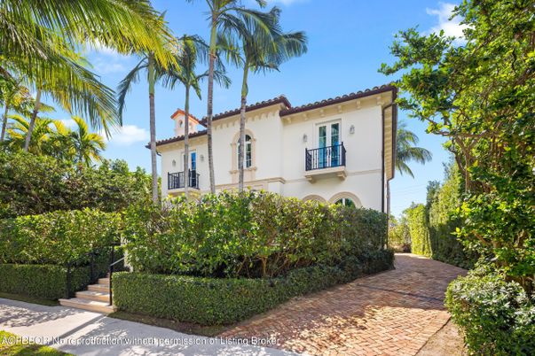 Exterior, Facade, Spanish Mediterranean