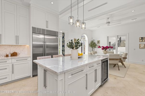 Dining room, Interior, Kitchen, Pendant Lights, Recessed Lighting, Stainless Steel Appliances