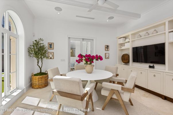Dining room, Interior, Recessed Lighting