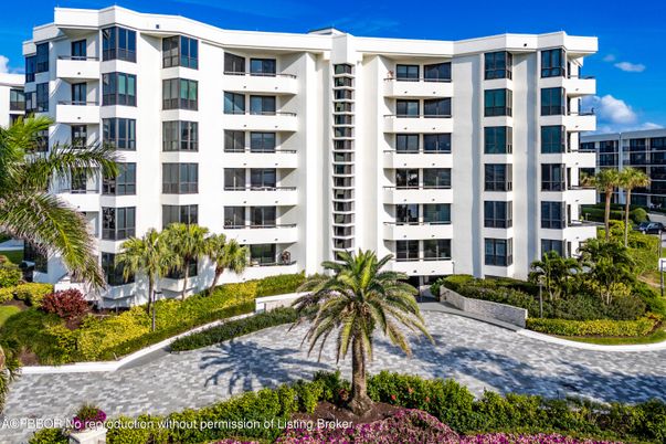 Exterior, Facade, Condo Building