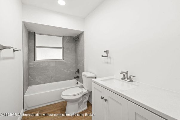 Bathroom, Interior, Recessed Lighting, Wood Texture Flooring