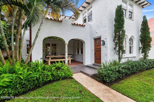 Exterior, Facade, Spanish Mediterranean