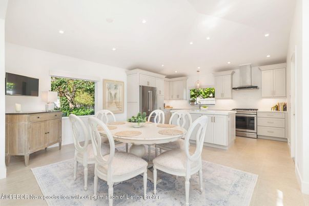 Dining room, Interior, Kitchen, Recessed Lighting, Stainless Steel Appliances