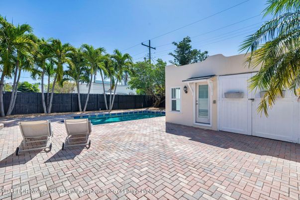 Exterior, Pool