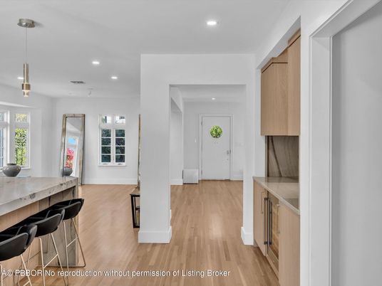 Interior, Pendant Lights, Recessed Lighting, Wood Texture Flooring