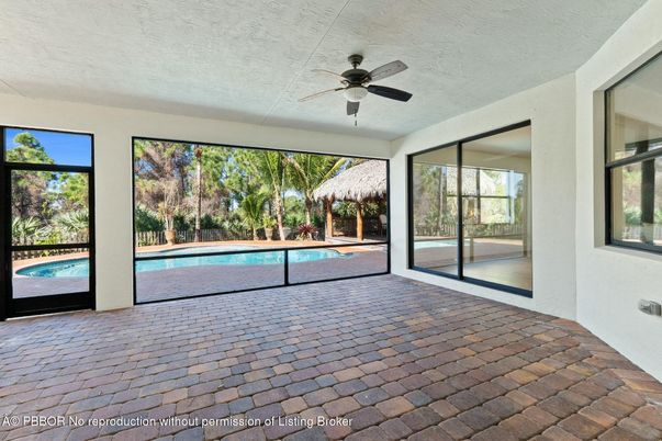 Interior, Pool, Sun Room