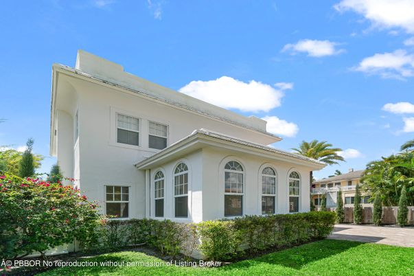 Exterior, Facade, Mediterranean