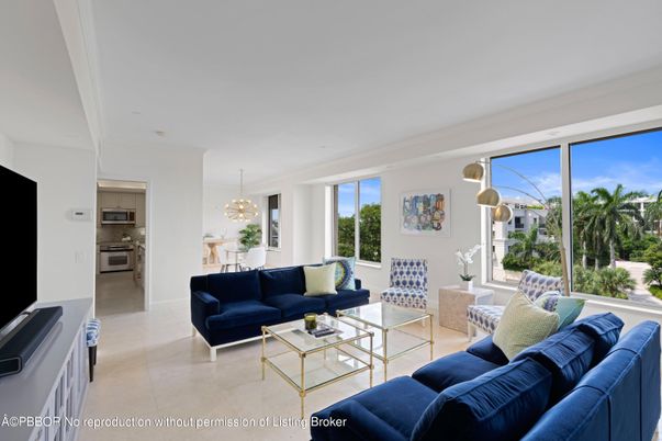 Chandelier, Interior, Kitchen, Living room, Stainless Steel Appliances