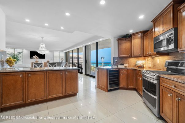 Chandelier, Interior, Kitchen, Recessed Lighting, Water