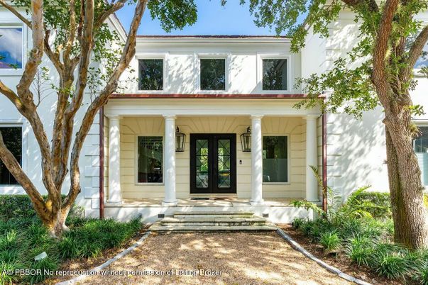 Exterior, Facade, American Foursquare