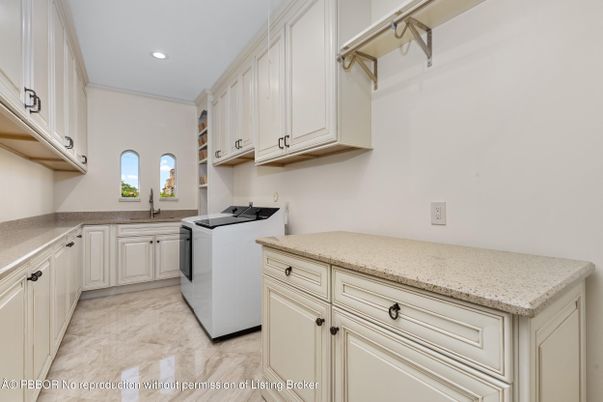 Interior, Kitchen, Recessed Lighting, Washer