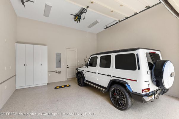 Garage, Interior