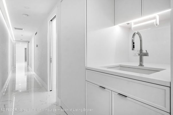 Bathroom, Interior, Marble, Recessed Lighting