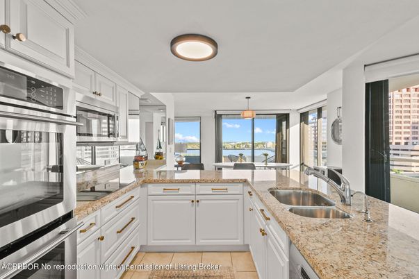 Interior, Kitchen, Stainless Steel Appliances, Water