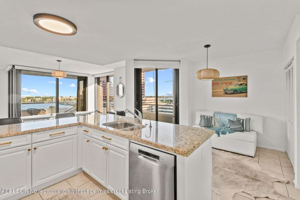 Interior, Kitchen, Pendant Lights, Water