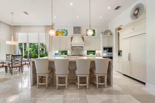 Dining room, Interior, Kitchen, Pendant Lights, Recessed Lighting, Stainless Steel Appliances