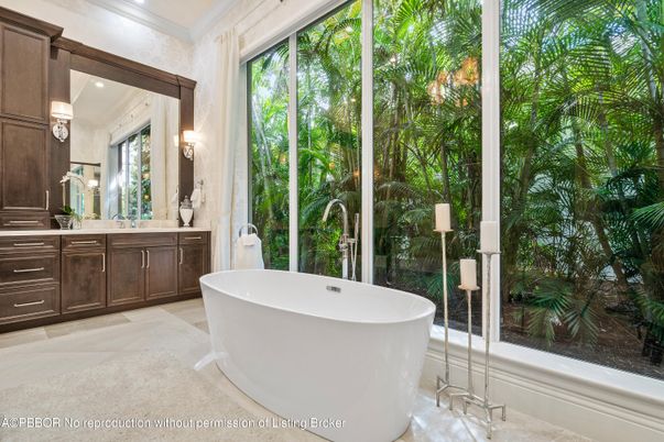 Bathroom, Free Standing Baths, Interior, Recessed Lighting