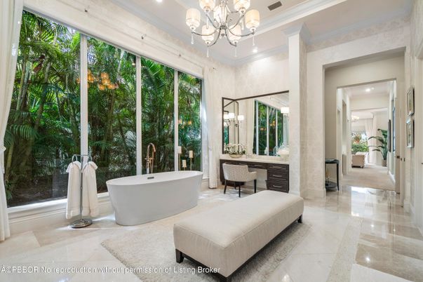 Bathroom, Chandelier, Free Standing Baths, Interior, Recessed Lighting