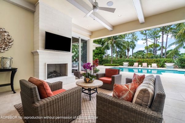 Exterior, Fireplace, Pool, Recessed Lighting