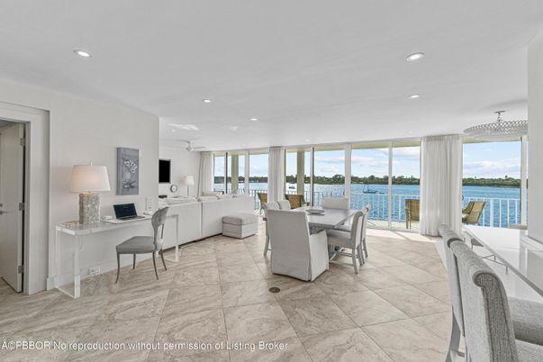Interior, Living room, Recessed Lighting, Water