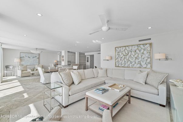 Dining room, Interior, Kitchen, Living room, Recessed Lighting