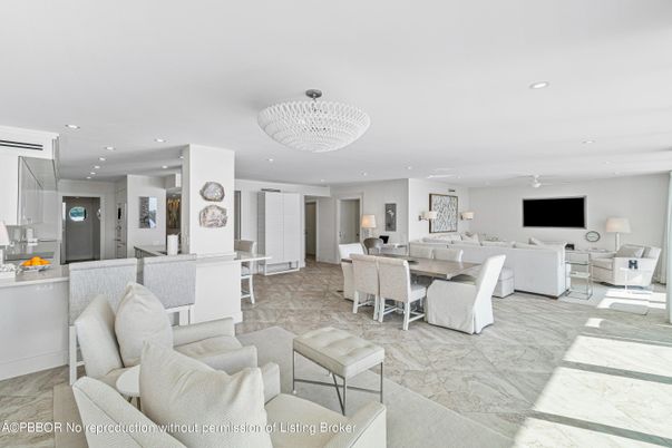 Chandelier, Dining room, Interior, Kitchen, Living room, Recessed Lighting