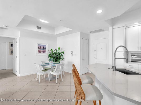 Dining room, Interior, Kitchen, Recessed Lighting