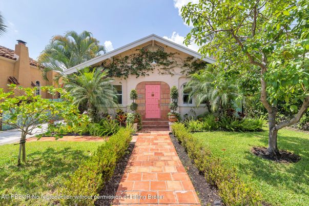 Exterior, Facade, Spanish Mediterranean