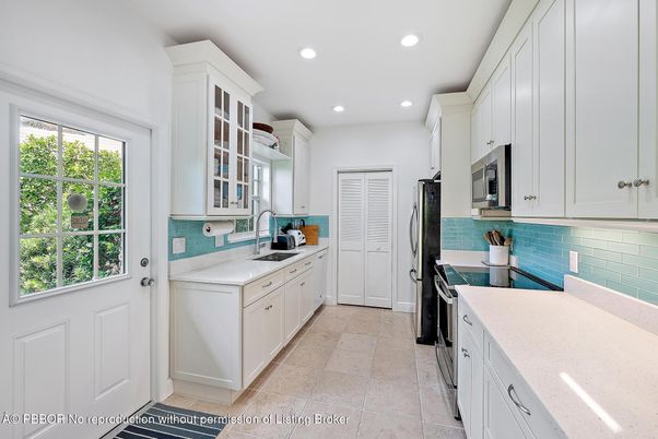 Interior, Kitchen, Recessed Lighting, Washer