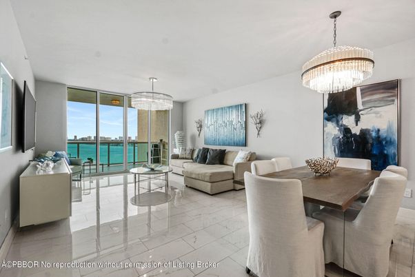 Chandelier, Dining room, Interior, Living room, Marble, Water