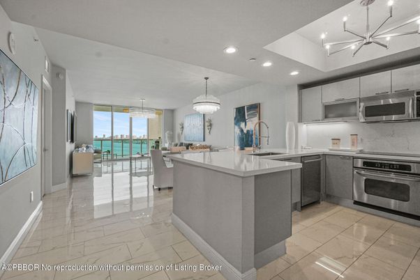 Chandelier, Dining room, Interior, Kitchen, Marble, Pendant Lights, Recessed Lighting, Stainless Steel Appliances, Water