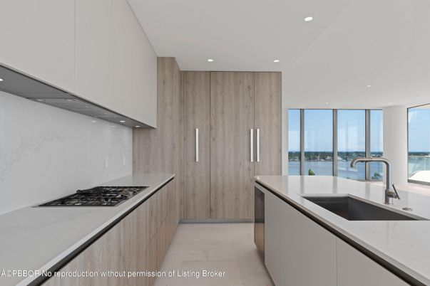 Interior, Kitchen, Recessed Lighting, Water