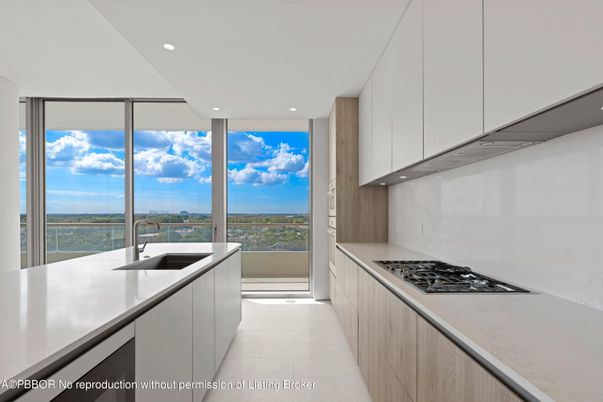 Interior, Kitchen, Recessed Lighting, Water