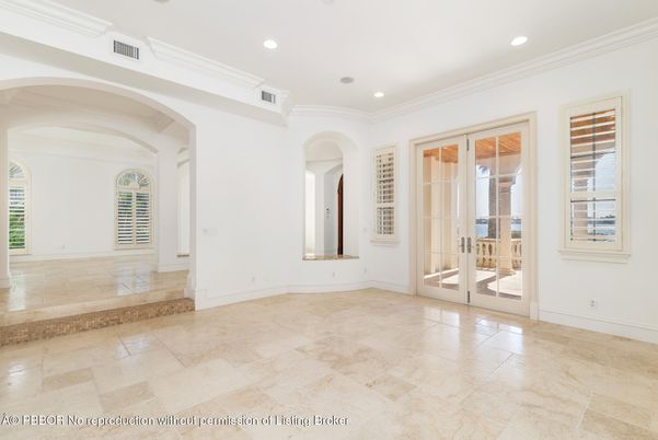 Empty room, Interior, Recessed Lighting