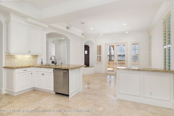 Interior, Kitchen, Recessed Lighting, Water