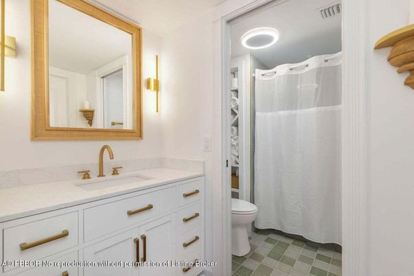 Bathroom, Interior, Recessed Lighting