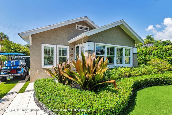 Exterior, Facade, American Craftsman