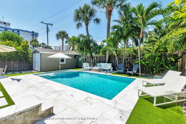 Exterior, Pool