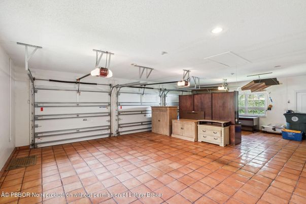 Garage, Interior, Recessed Lighting