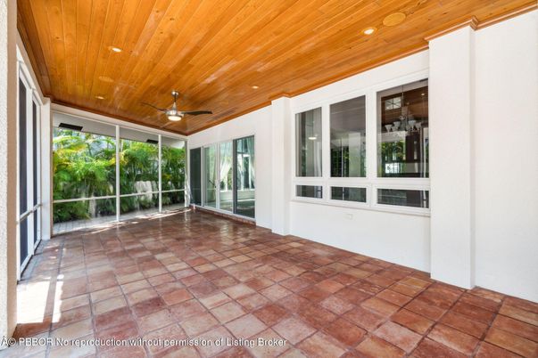 Empty room, Interior, Recessed Lighting, Wooden Ceilings
