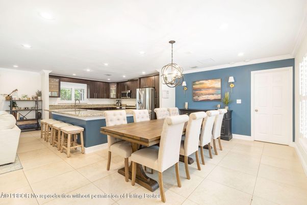 Chandelier, Dining room, Interior, Kitchen, Recessed Lighting, Stainless Steel Appliances