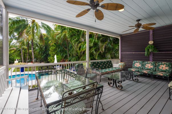 Interior, Pool, Sun Room