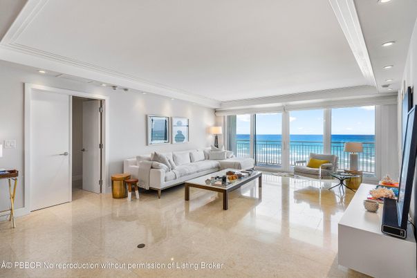 Interior, Living room, Recessed Lighting, Water