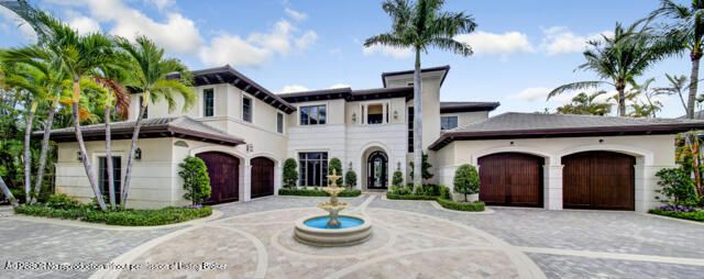 Attached, Exterior, Facade, Mediterranean