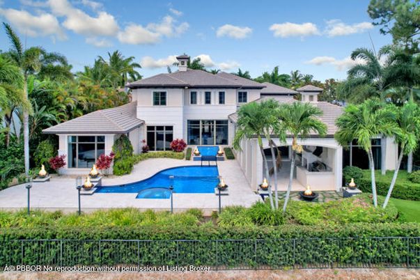 Backyard, Exterior, Facade, Pool, Split Level