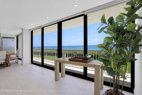 Interior, Recessed Lighting, Water, Wood Texture Flooring