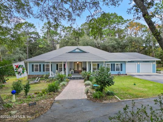 Attached, Exterior, Facade, Ranch