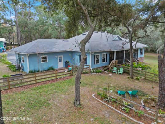 Backyard, Exterior, Facade, Cape Cod