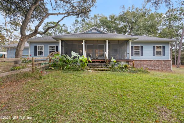 Exterior, Facade, Ranch