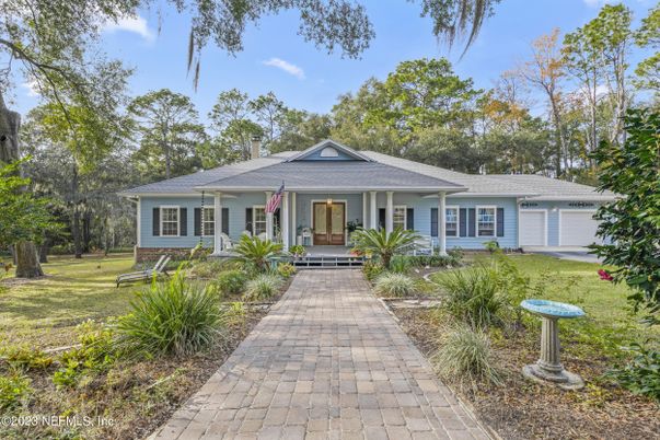 Attached, Exterior, Facade, Ranch